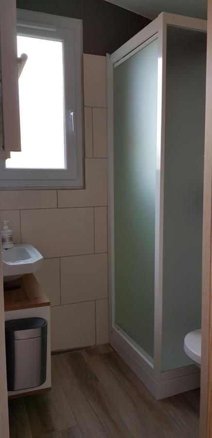 Agréable petite maison avec jardin et parking Chamvres Exterior foto